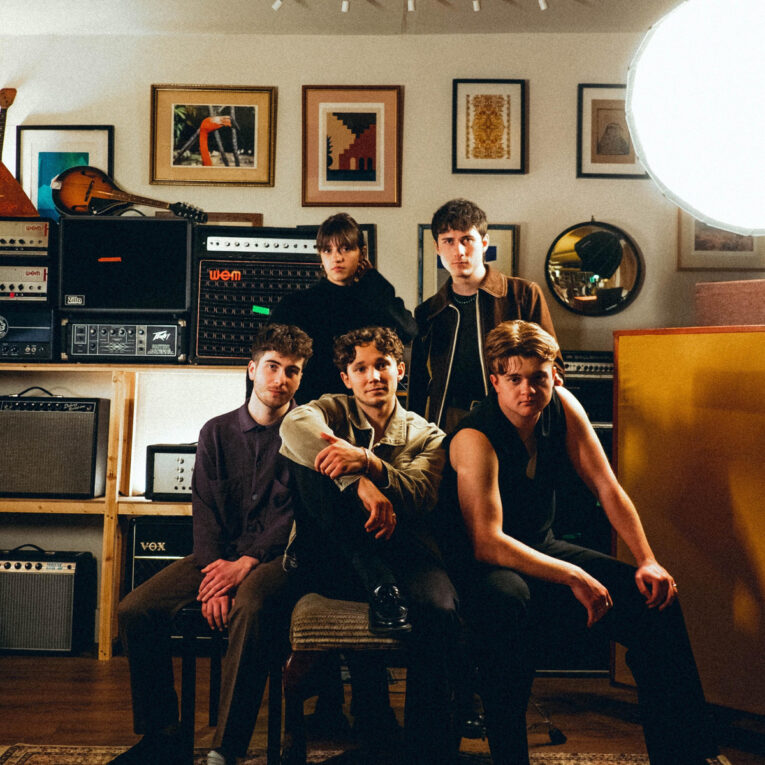 The Manatees、'Innocence of Youth'を公開 | Niche Music