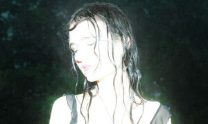 Nadia Faye、'Balletic'を公開