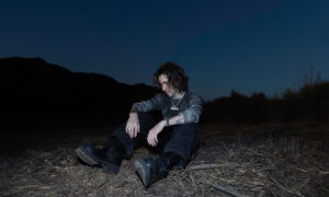 No Love For The Middle Child、'Broken Wings'を公開