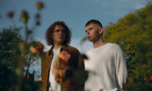 Seafret、'Love In Reverse'のリリックビデオを公開