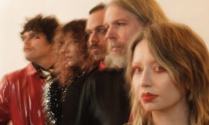 The Plastic Cherries、'Hollywood'を公開