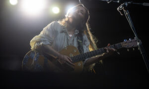 Lauren Ruth Ward、'Pansexual'を公開