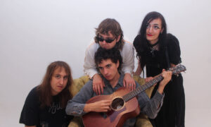 Bruiser and Bicycle、'A Horror Man Chopped Lamb'のMVを公開