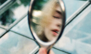 Coral Head、'Walking By'を公開