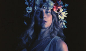 Elly Kace、'Moon'を公開