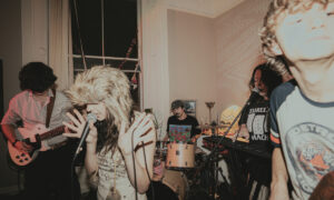 Sisters、'Bite'を公開