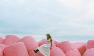 néomí、'Another Year Will Pass'のMVを公開