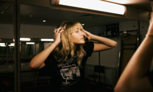 Iona Luke、'Existential'を公開